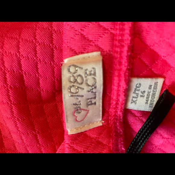 Fabulous pink mini skirt - Picture 3 of 4